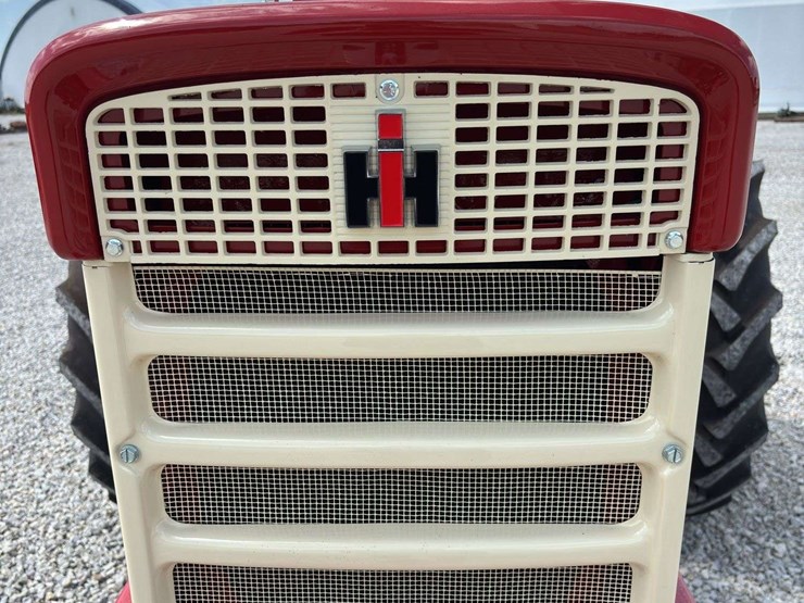 farmall-340-image-9
