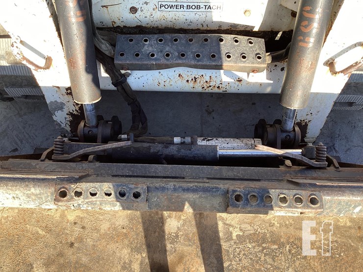 2008-bobcat-t300-image-10