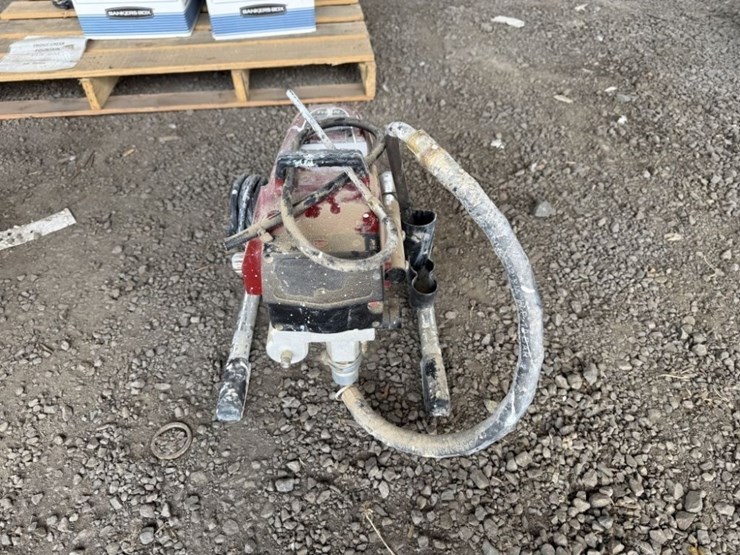 titan-440-airless-paint-sprayer-image-4