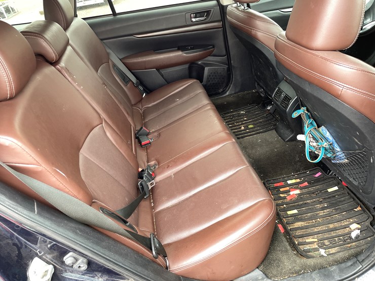#1037-•-2014-subaru-outback-(wi-title-in-delay)-image-24