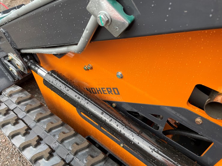 #8158-•-land-hero-mini-skid-steer-loader-image-10