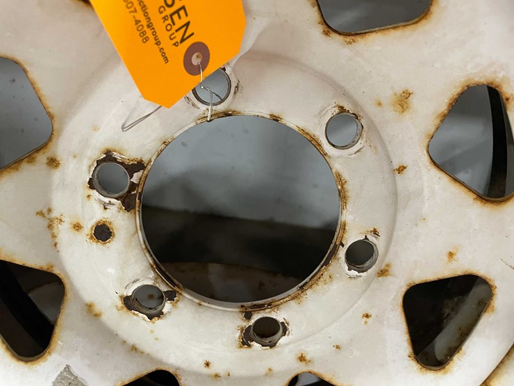 #5526-•-(4)-6-lug-trailer-wheels-(cw)-image-8