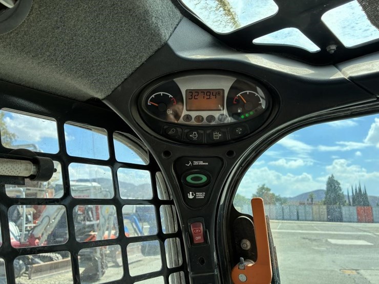 2022-bobcat-t870-image-20
