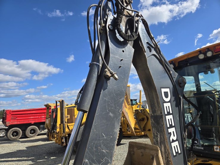2015-deere-310sl-hl-image-55