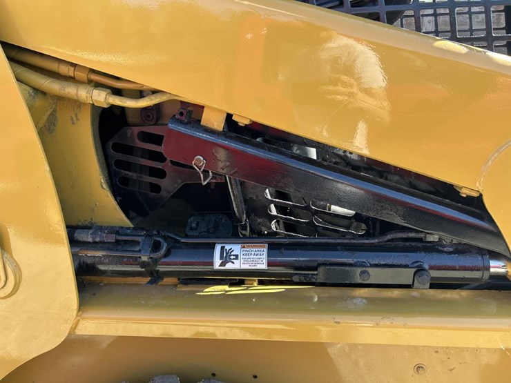 caterpillar-236-image-16