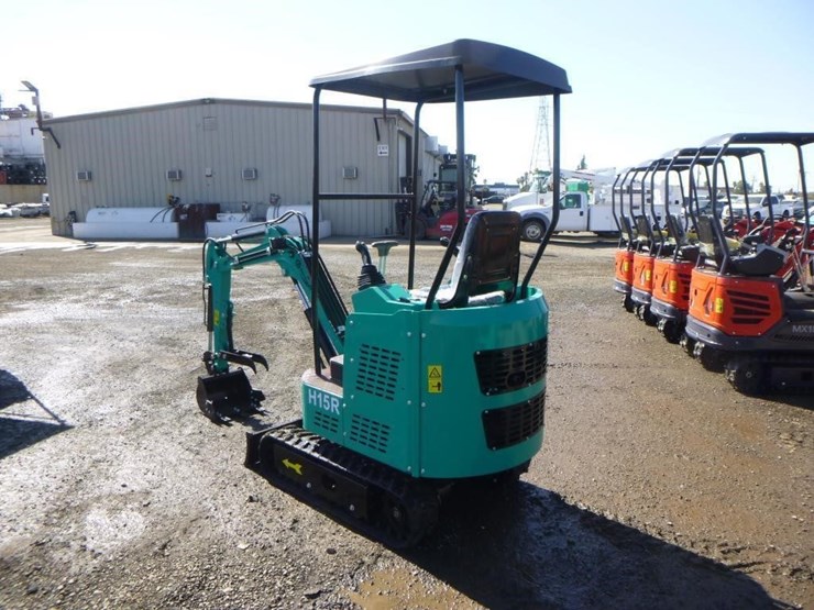 2025-agt-h15r-hydraulic-excavator-image-4
