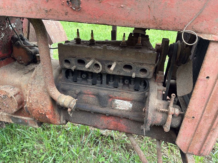 silver-king-r38-tractor-image-7