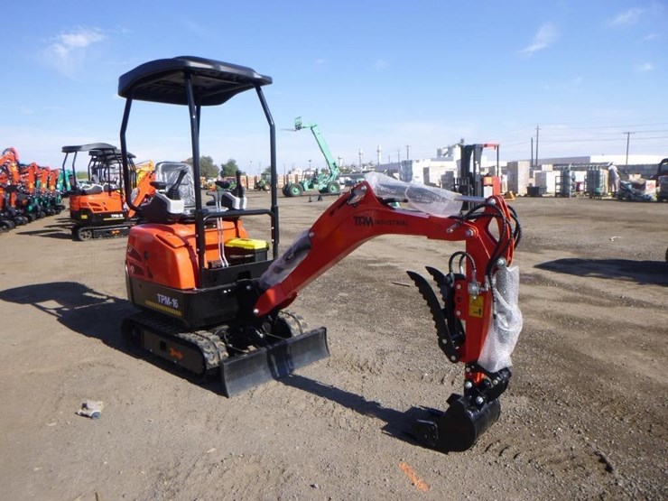 2025-tpm-16-hydraulic-excavator-image-2