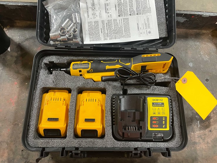 #5559-•-dewalt-compatible-cordless-ratchet-wrench,-batteries,-charger-and-case-(pr10)-image-1