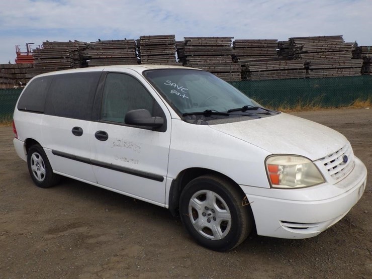 2004-ford-freestar-image-2