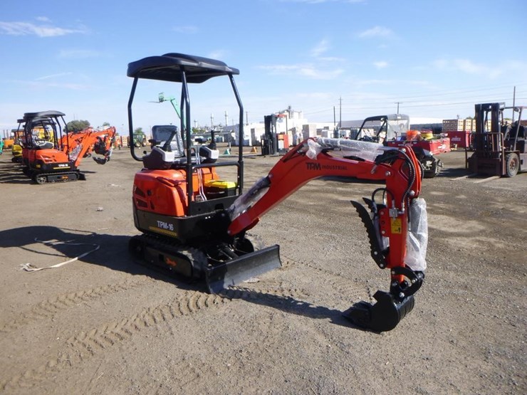 2025-tpm-16-hydraulic-excavator-image-2