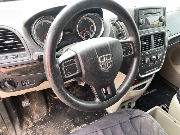 2012-dodge-caravan-image-37