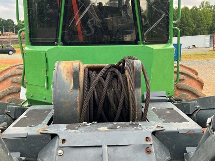 2018-deere-648l-image-15