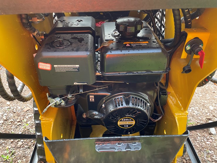 #8175-•-agt-compact-track-loader-image-18