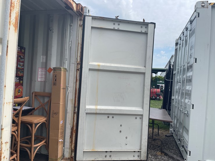 #1042-•-40'-standard-height-shipping-container-image-6
