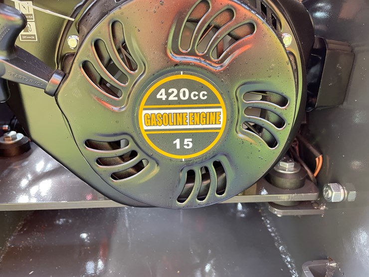 #8173-•-agt-compact-track-loader-image-18