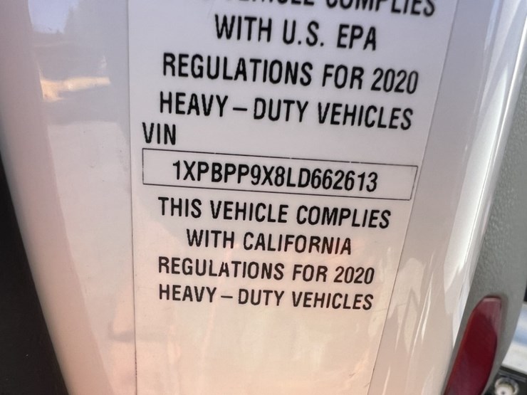 2020-peterbilt-579-image-9
