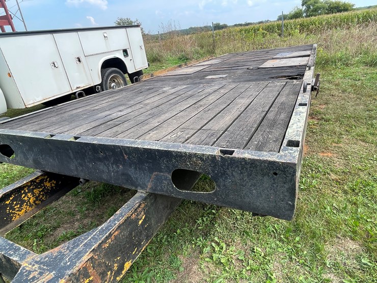#1022-•-1997-flat-bed-trailer-(has-wi-title)-image-12