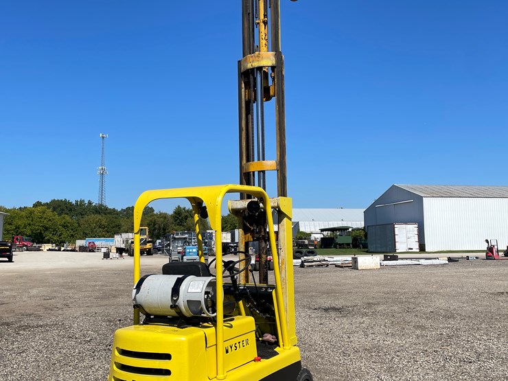 #1039-•-hyster-lp-forklift-image-32