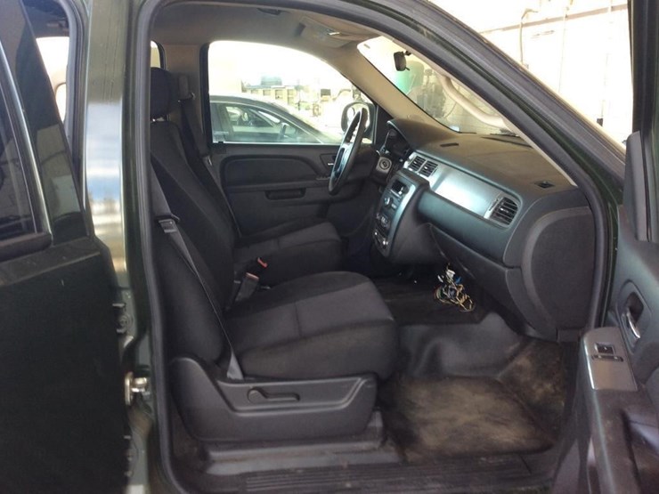 2014-chevrolet-tahoe-image-12