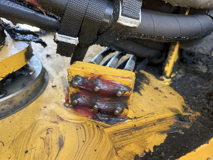 2016-deere-344k-image-37
