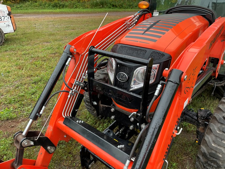 #8065-•-2024-bad-boy-4035ch-4wd-tractor-with-front-mount-berco-66"-snowblower-image-12