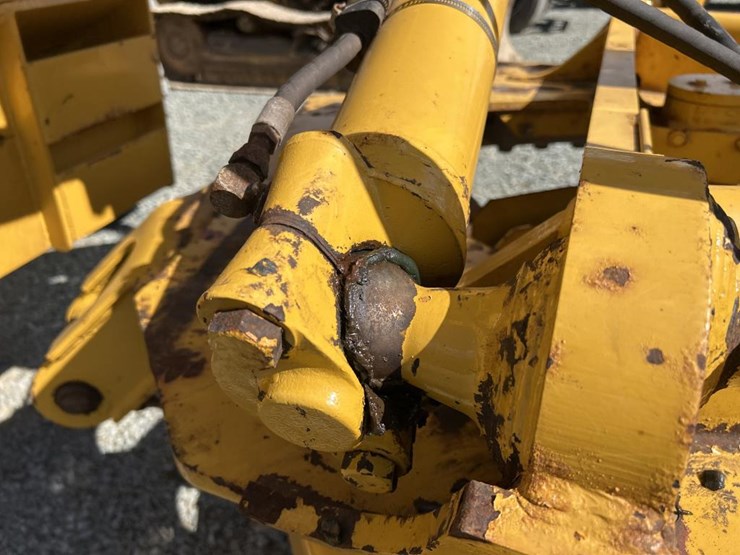 2001-deere-772ch-image-53