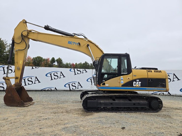 2011-caterpillar-320d-image-2