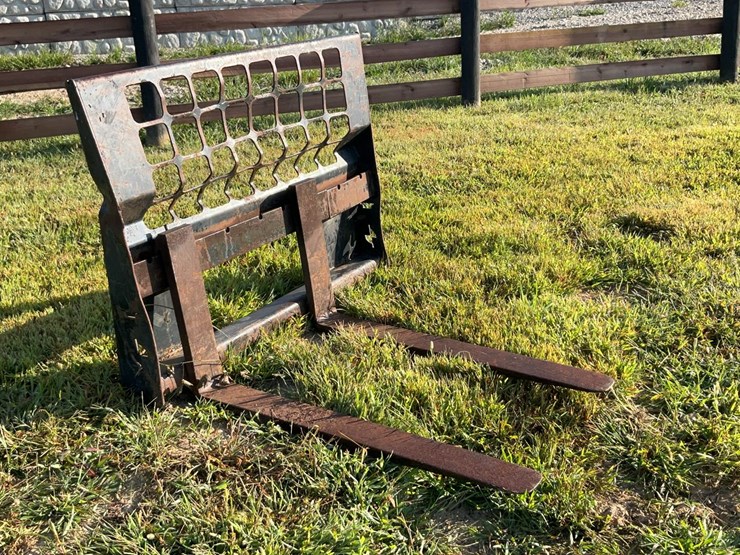 #101-•-skid-steer-forks-image-2