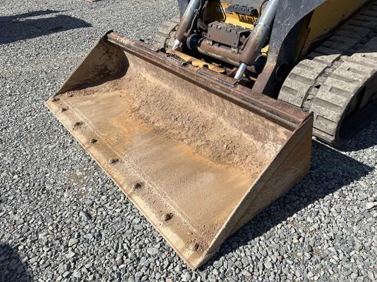 2018-deere-333g-image-9