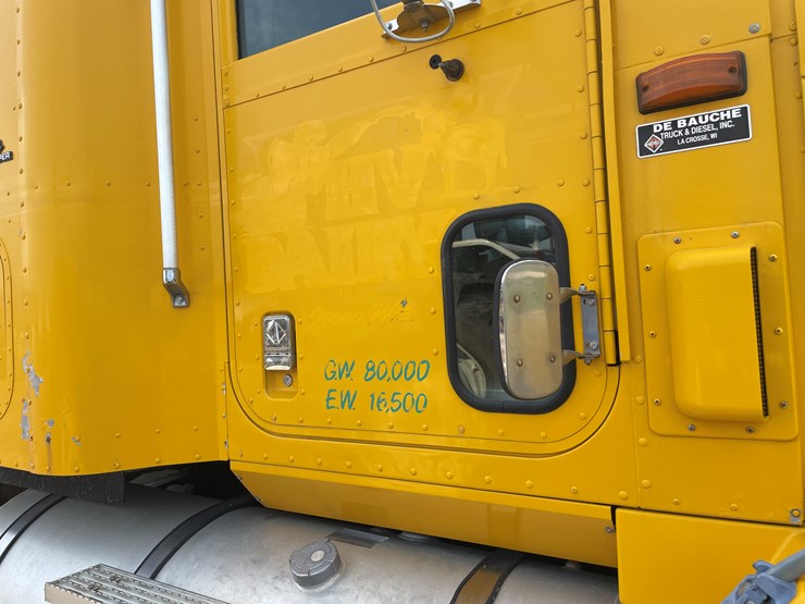 #1003-•-1997-international-semi-tractor-(has-wi-title)-image-33