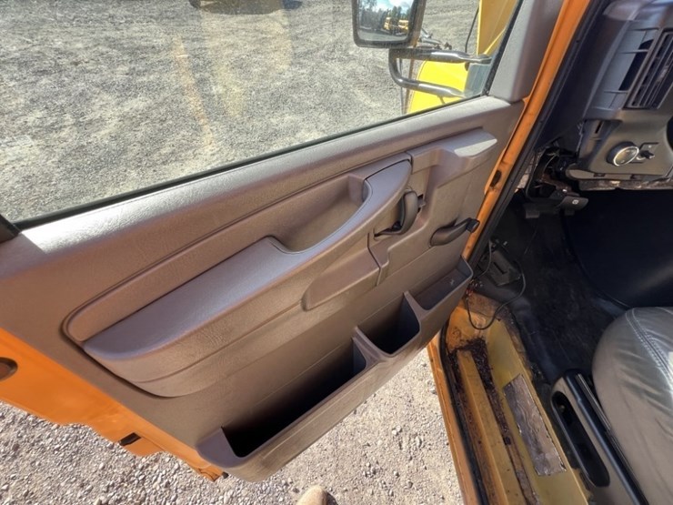 2008-chevrolet-express-school-bus-image-25