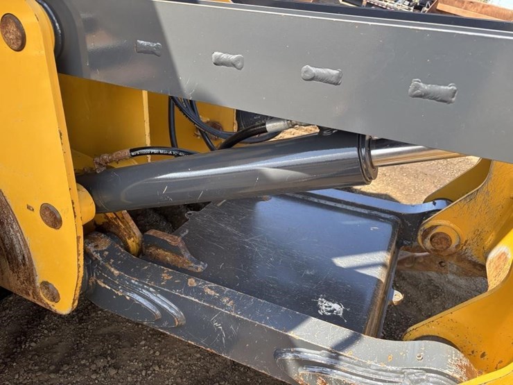 2017-deere-750k-image-20