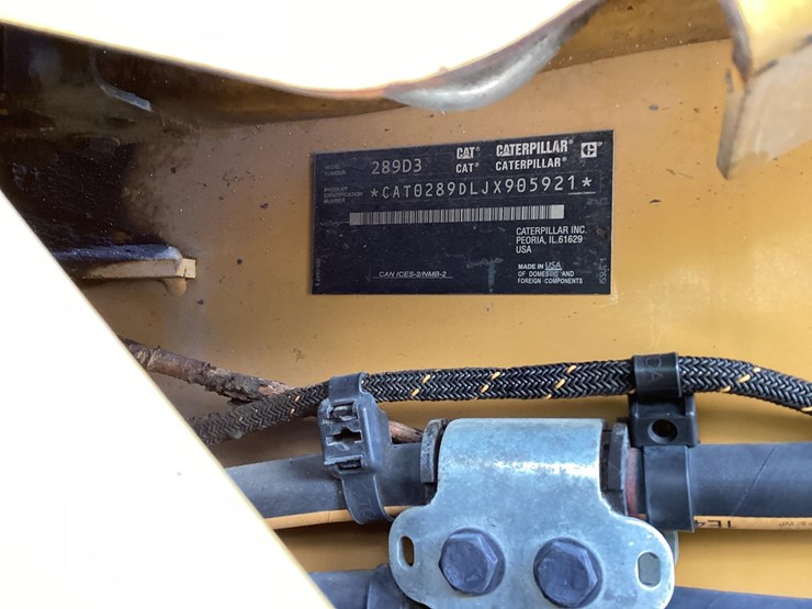 2021-caterpillar-289d3-image-23