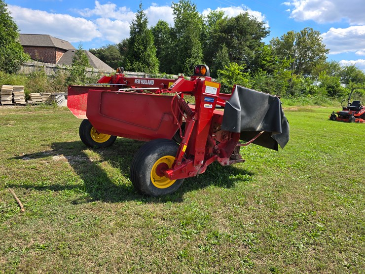 2023-new-holland-210-image-12