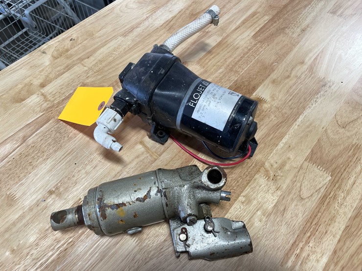#5517-•-12v-pump-and-hydraulic-jack-(cw)-image-2