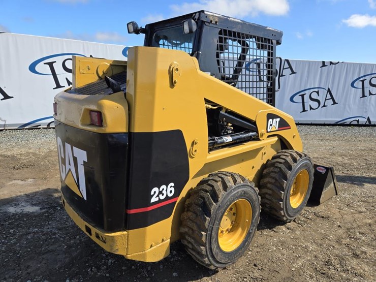 caterpillar-236-image-5