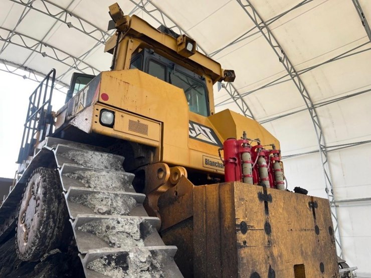 2017-caterpillar-d11t-image-70