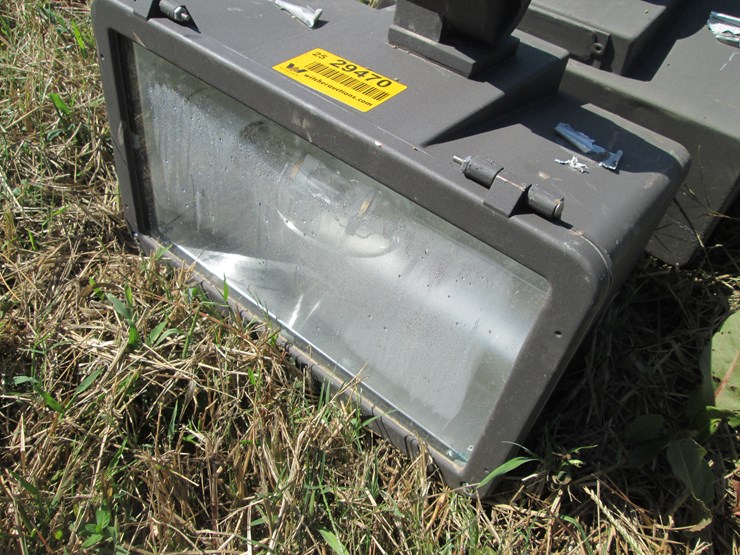 #29470-•-lot-of-(2)-600v/1500w-lights-image-3