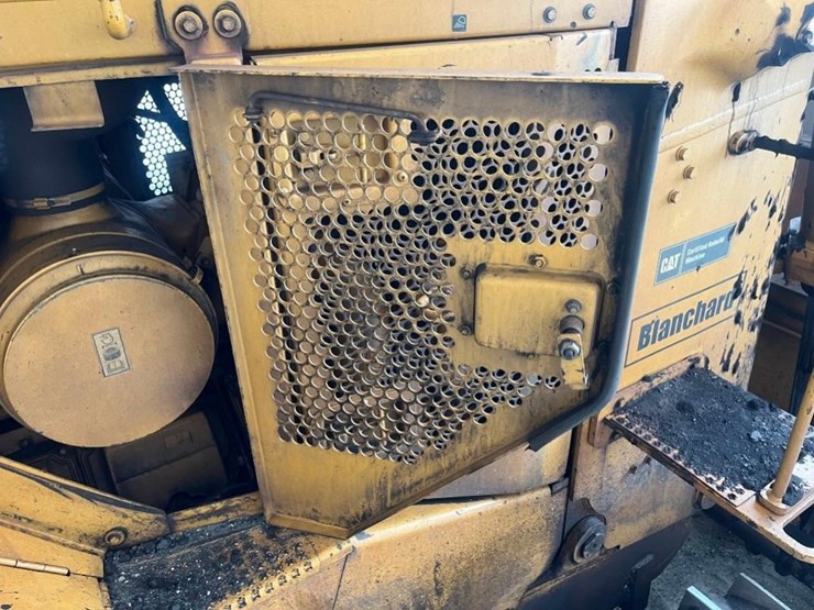2017-caterpillar-d11t-image-46