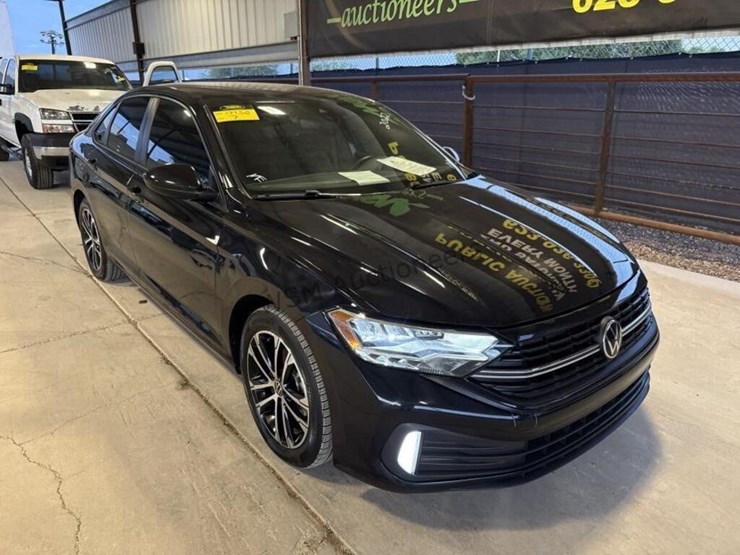 2022-volkswagen-jetta-sport-sdn-image-2