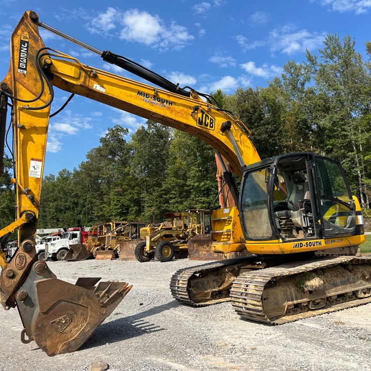 #132 • JCB 235 Excavator
