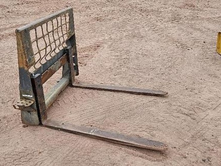 48"-skid-steer-fork-image-1
