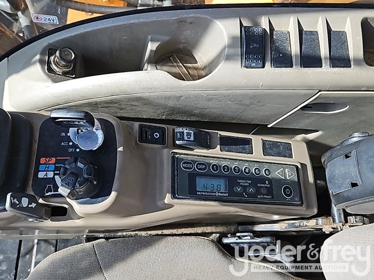2016-case-cx210d-image-40