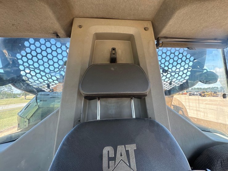 2019-caterpillar-745-image-35