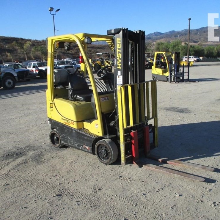 2017 HYSTER S30FT