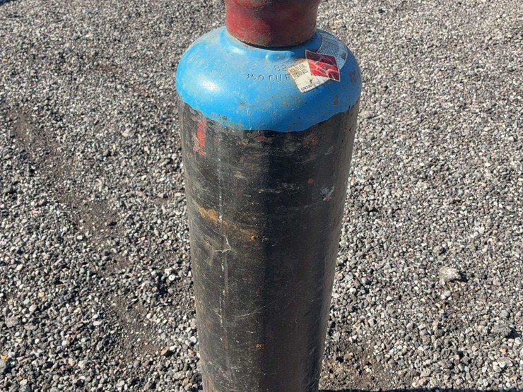 acetylene-tank-with-gas-image-1