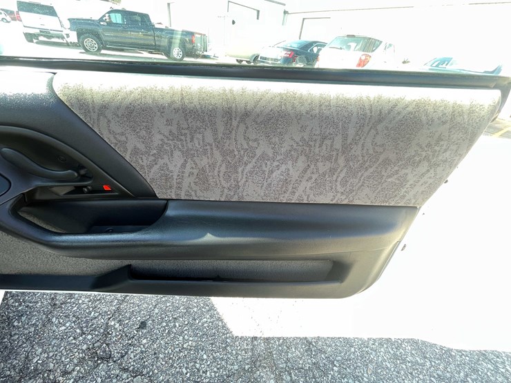 #6877-•-2000-chevy-camaro-z28-(has-wi-title)-(neenah,-wi)-image-77