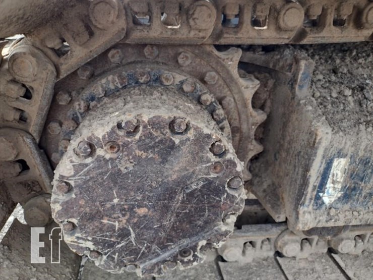 2011-deere-225d-lc-image-23