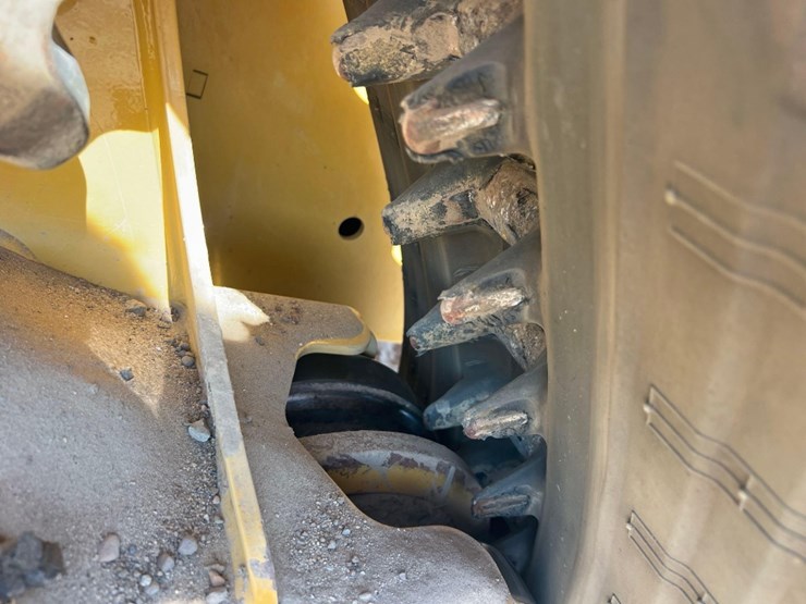 2024-caterpillar-255-skid-steer-image-14